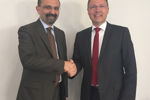 Simplas e Greiner Extrusion Group firmano un accordo strategico di collaborazione